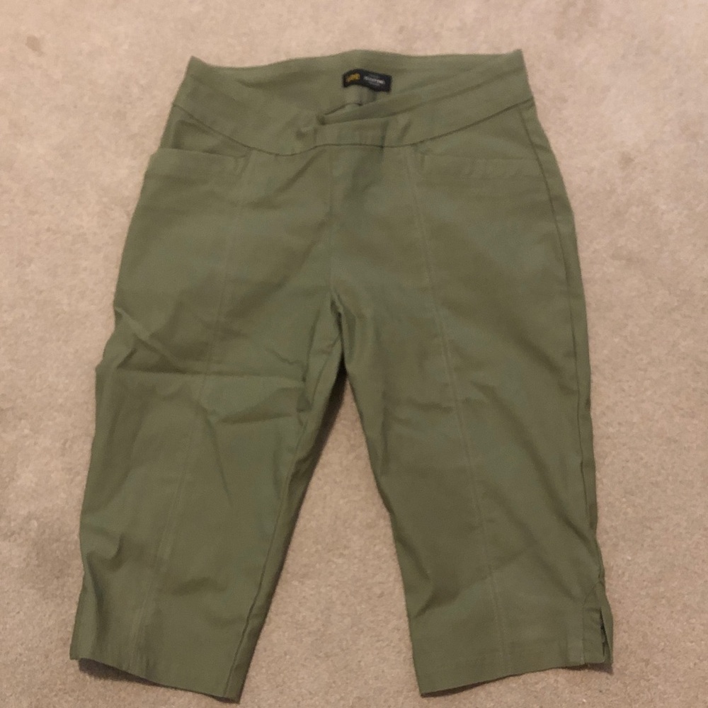 Lee Olive Green Women's Capri Shorts
